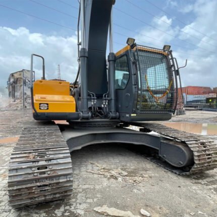 2025-UNUSED HYUNDAI R215L HYDRAULIC EXCAVATOR  WITH HAMMER LINE